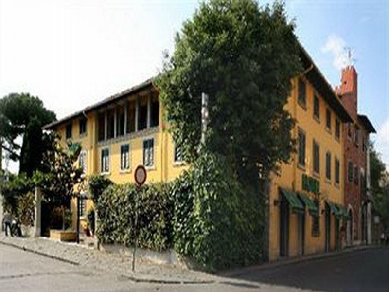 Ariston Hotell